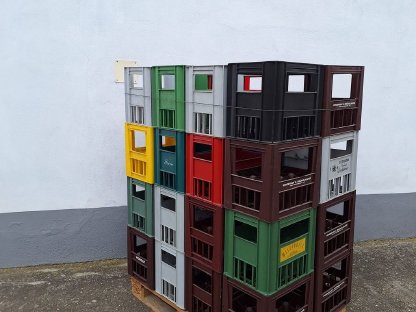 Bild 2:Wein- und Getränkekisten