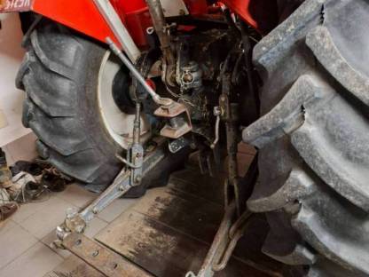 Bild 5:Steyr 8055 mit Frontlader