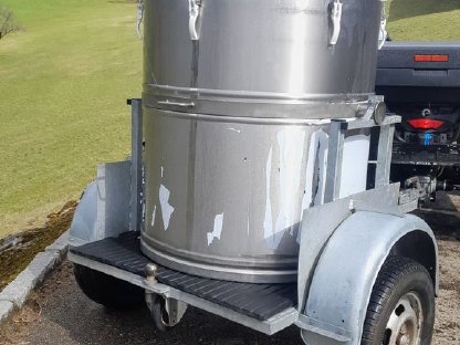 Bild 3:Milchtank und Kühlung Westfalia Typ 580