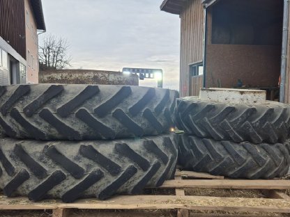 Bild 3:Zwillingsräder passend Steyr 8055