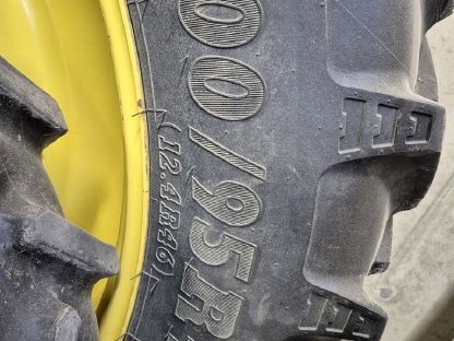 Bild 5:Pflegebereifung John Deere 6130 R