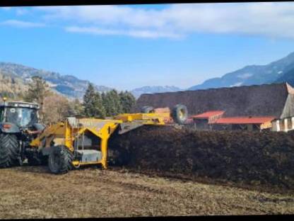 Bild 2:Lohnkompostierung