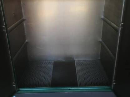Bild 2:Räucherschrank mit automatischem Raucherzeuger