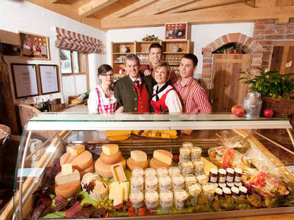 Bild 2:Milchprodukte aus hofeigener Heumilch