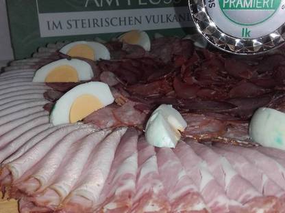 Bild 3:Gutes vom Schwein - Familie Holl