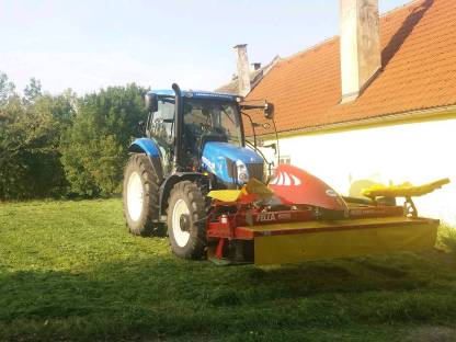 Bild 4:Rundballenpressen / Grünlandernte