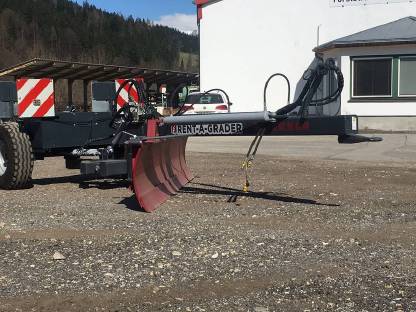 Bild 2:Rent a Grader / Thomas Holzer: Zeit für Wegepflege