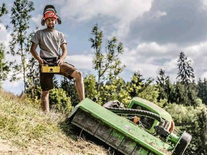 Bild 3:Mulch- und Wurzelstockfräs-Service