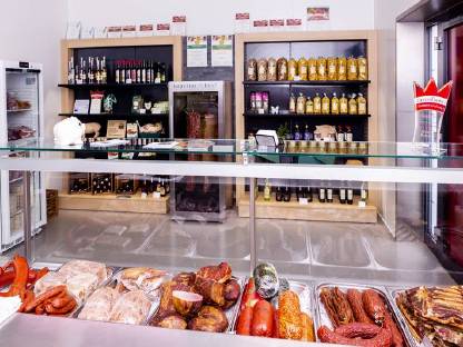 Bild 3:Fleisch- und Wurstwaren aus Eigenerzeugung