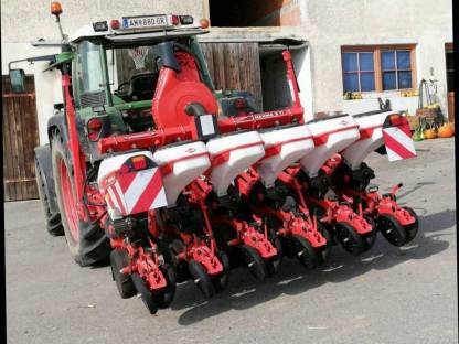 Bild 3:Einzelkornsaat, Maisanbau