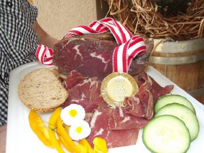 Bild 4:Ab Hof Verkauf am Arkadenhof