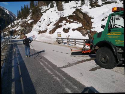 Bild 3:Straßenreinigung