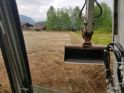 Bild 2:Erdbewegungen / Baggerarbeiten / Planie / Wegebau /Transport