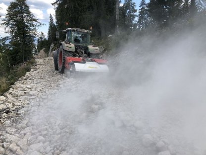 Bild 4:Erdbau Bayer Forst u. Almwegsanierung, Flächenrekultivierung