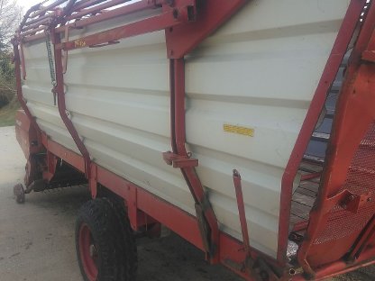 Bild 2:Ladewagen Pöttinger Trend