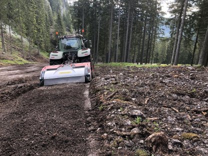 Bild 9:Lohnarbeit, Fräsarbeiten, Straßensanierung
