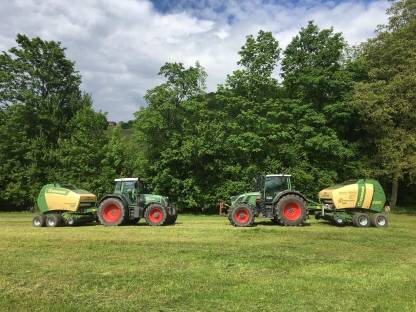 Bild 5:Rundballen pressen