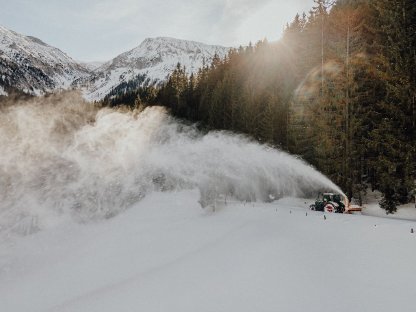 Bild 2:Lohnarbeit, Fräsarbeiten, Straßensanierung