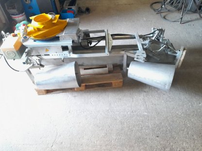 Bild 4:Silofräsen, Kunststoffsilos und Musmühlen