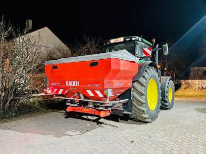 Bild 5:Säen und Düngerstreuen mit Applikationskarte