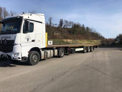 Bild 5:Transport von Land- und Baumaschinen