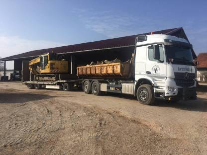 Bild 2:Transport von Land- und Baumaschinen