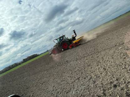 Bild 4:Anbauflächen Einzelkornsaat rtk Mikrogranulatstreuer