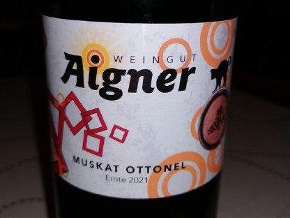 Bild 7:Qualitätsweine, Säfte, Brände, Liköre hausgemacht