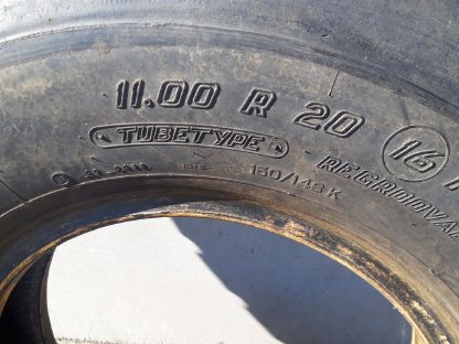 Bild 4:Reifen 11,00-20 für LKW oder Anhänger