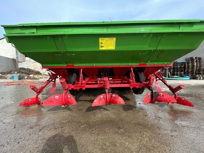 Bild 4:Kartoffellegemaschine