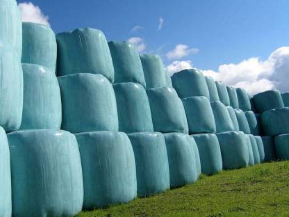 Bild 4:Rundballen pressen