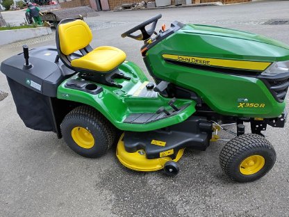 Bild 3:Rasentraktor Aufsitzmäher John Deere X 350 R