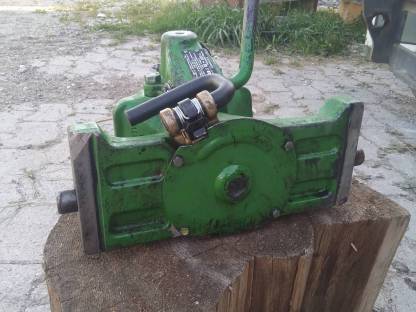 Bild 4:John Deere/Rockinger 840R (selbsttätige Anhängerkupplung)