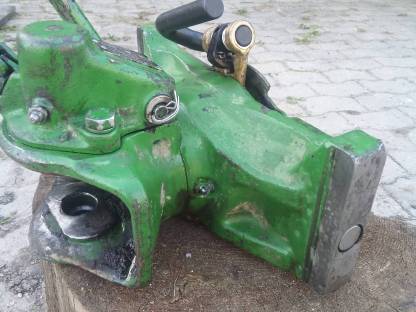 Bild 5:John Deere/Rockinger 840R (selbsttätige Anhängerkupplung)