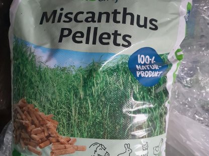 Bild 3:Einstreu für Pferde, Kühe, Hühner usw.