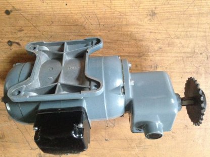 Bild 5:Motor mit Getriebeuntersetzung, Abus Laufkatze, Hallenkran
