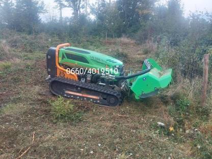 Bild 2:Böschungsmulchen/Grünlandpflege