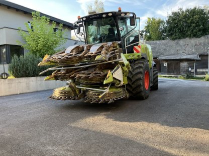 Bild 3:Häckseln Gras Mais