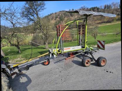 Bild 4:Claas Kreiselschwader 450T