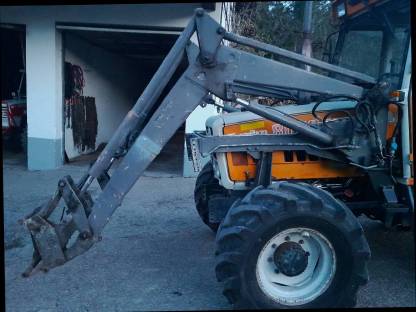 Bild 2:Steyr Frontlader 8090