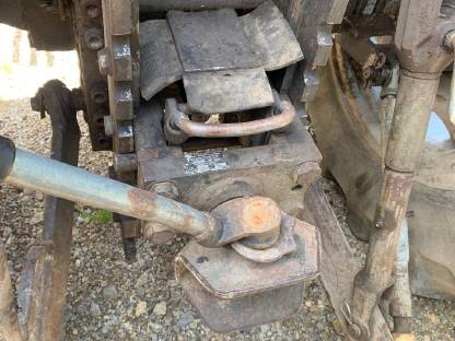 Bild 5:Allrad Traktor MF 373