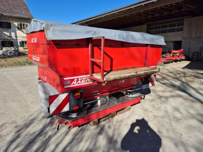 Bild 3:Rauch Axera 1101 EMC Düngerstreuer