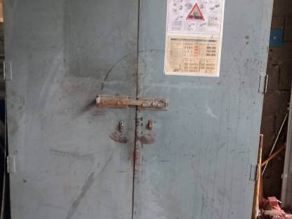 Bild 2:Metallschrank Werkstatt