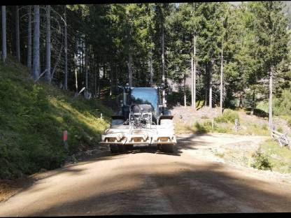 Bild 5:Wegsanierung und Wegepflege