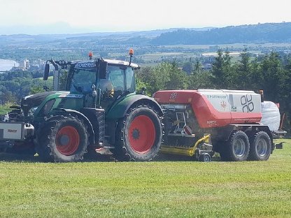 Bild 7:Rundballen pressen Pöttinger 125 FC Pro, 155V Pro