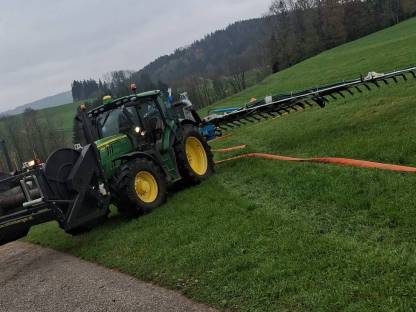 Bild 4:Gülleverschlauchen