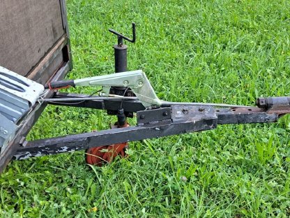 Bild 6:Lindner 320 SA + Anhänger + Winde