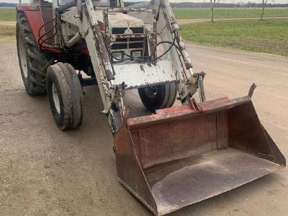 Bild 4:Steyr 8090 mit Frontlader
