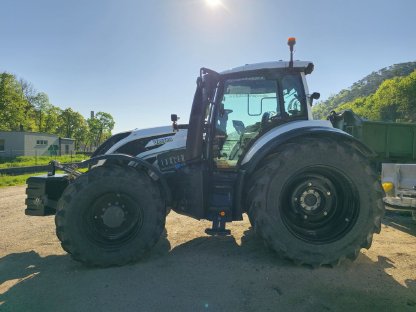 Bild 3:Valtra T235V Vario, EZ 2023, 240 Bstd.