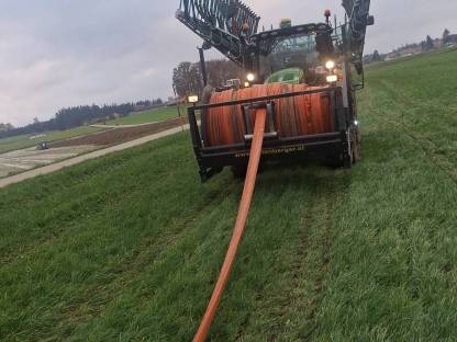 Bild 3:Gülleverschlauchen